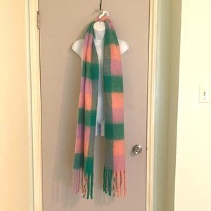 Nwot Pastel color scarf